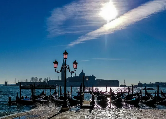 Dorsoduro Venice Apartment